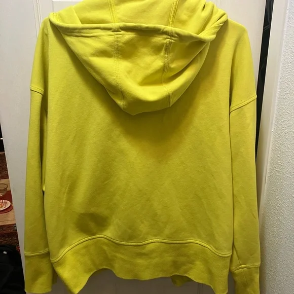 Old Navy Active Dynamic Fleece in Yellow - Picture 2 of 9